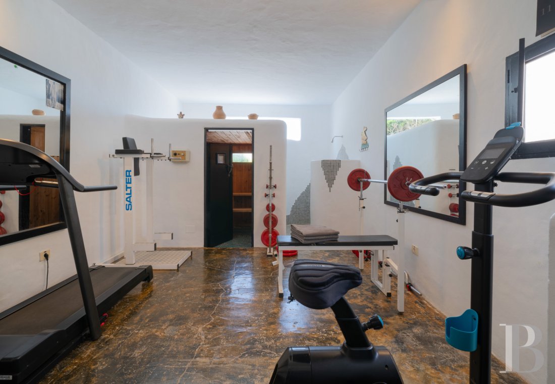 An old finca renovated in a contemporary style on the island of Lanzarote, in the Canary Islands - photo  n°18